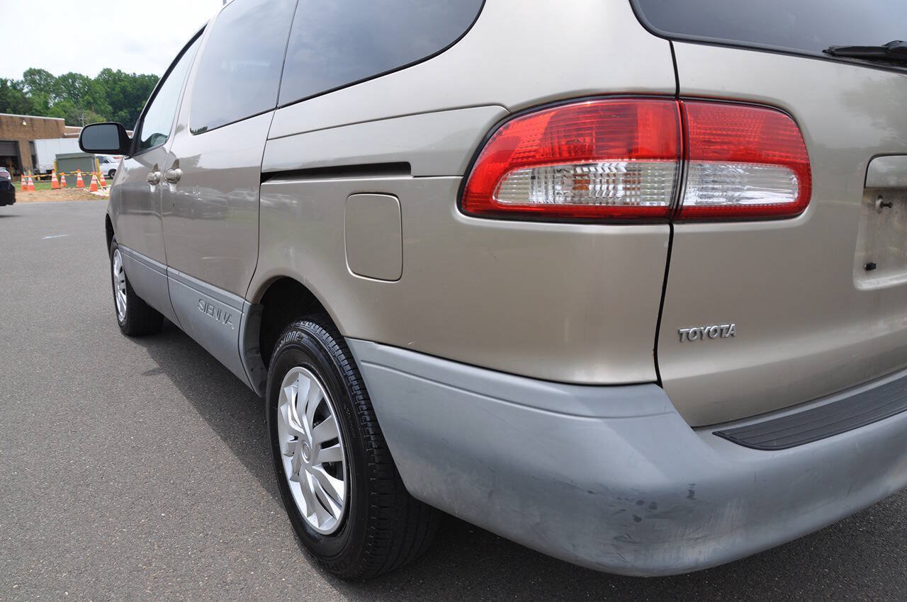 Used 2002 Toyota Sienna LE FWD image 10