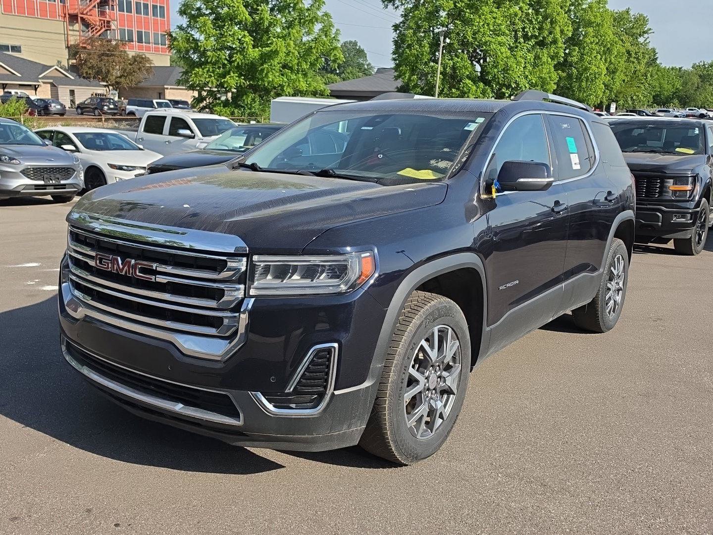 Used 2022 GMC Acadia SLE w/ LPO, Cargo Package AWD/4WD image 7