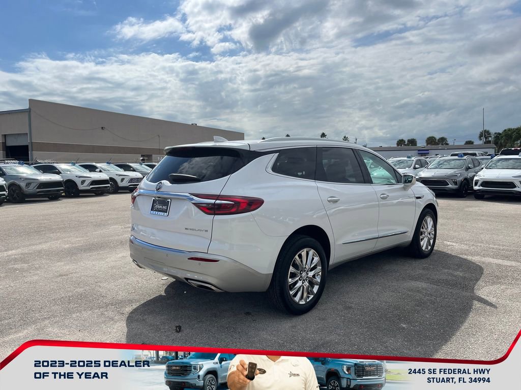 Used 2019 Buick Enclave Premium w/ Experience Buick Package image 8