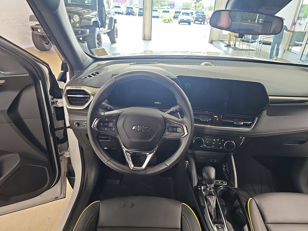 Certified 2024 Chevrolet TrailBlazer ACTIV w/ Driver Confidence Package AWD/4WD image 19