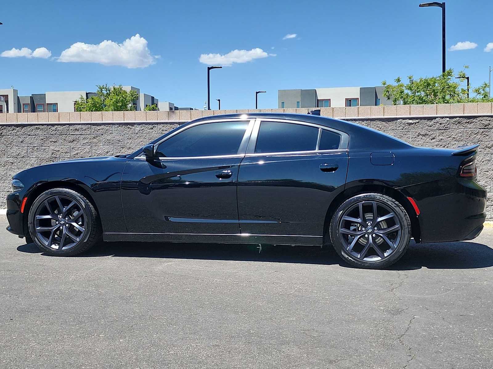 Used 2023 Dodge Charger SXT w/ Blacktop Package RWD image 5