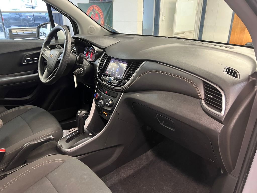 Used 2018 Chevrolet Trax LS image 28