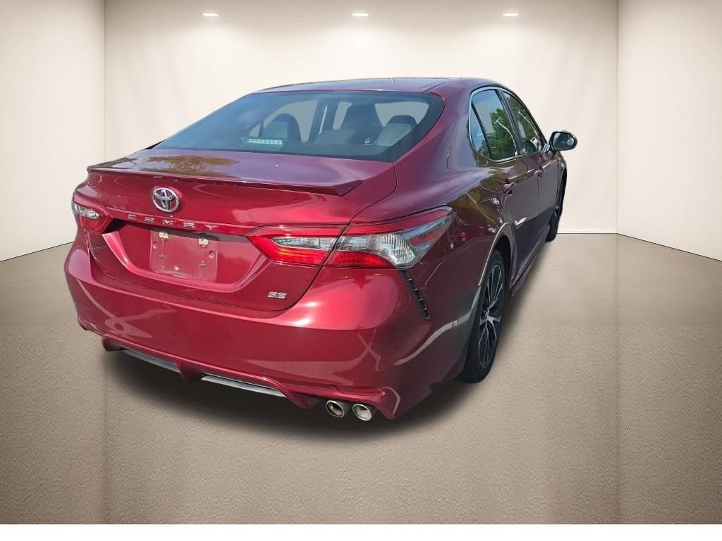 Used 2018 Toyota Camry SE FWD image 5