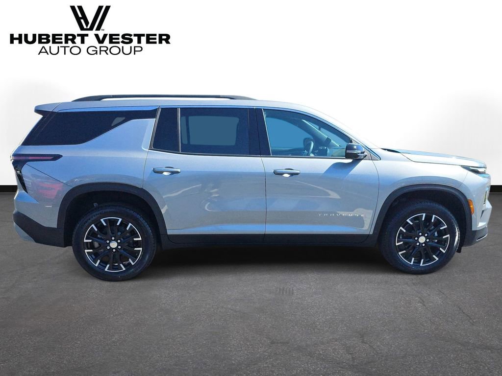 New 2026 Chevrolet Traverse LT w/ Sun and Wheel Package FWD image 5