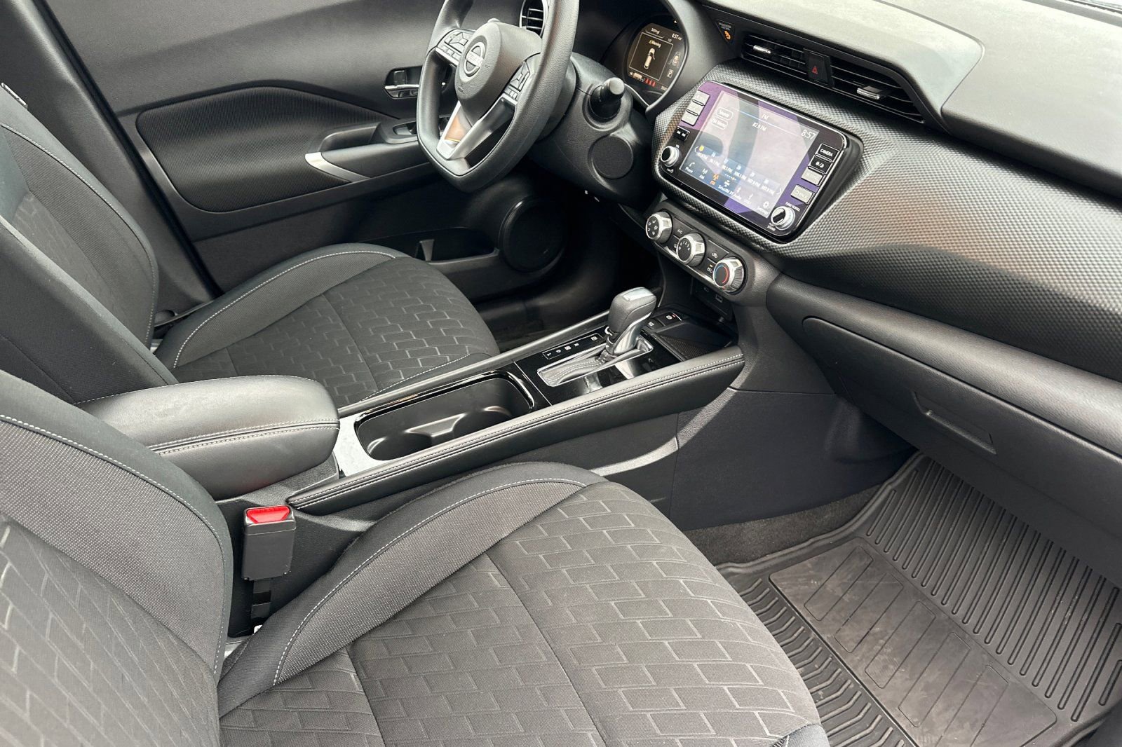 Used 2024 Nissan Kicks SV image 17