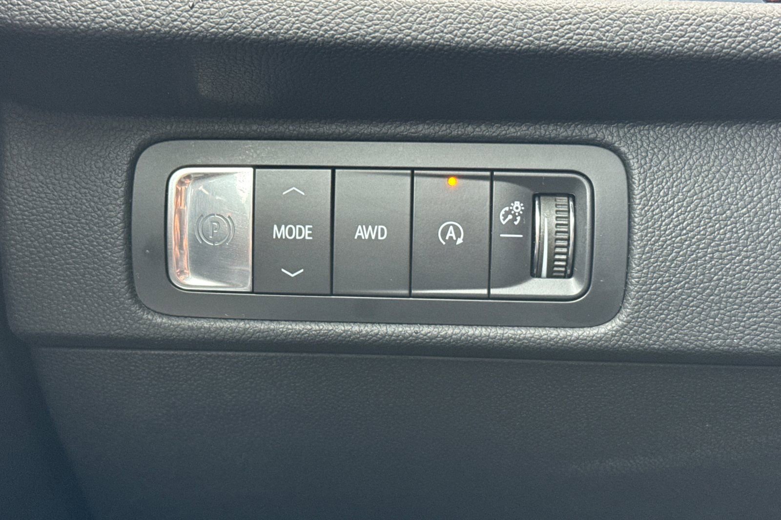 Used 2025 Chevrolet Traverse Z71 AWD/4WD image 40