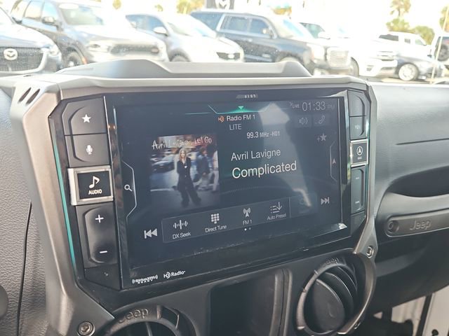 Used 2018 Jeep Wrangler Unlimited Sport w/ Connectivity Group image 21