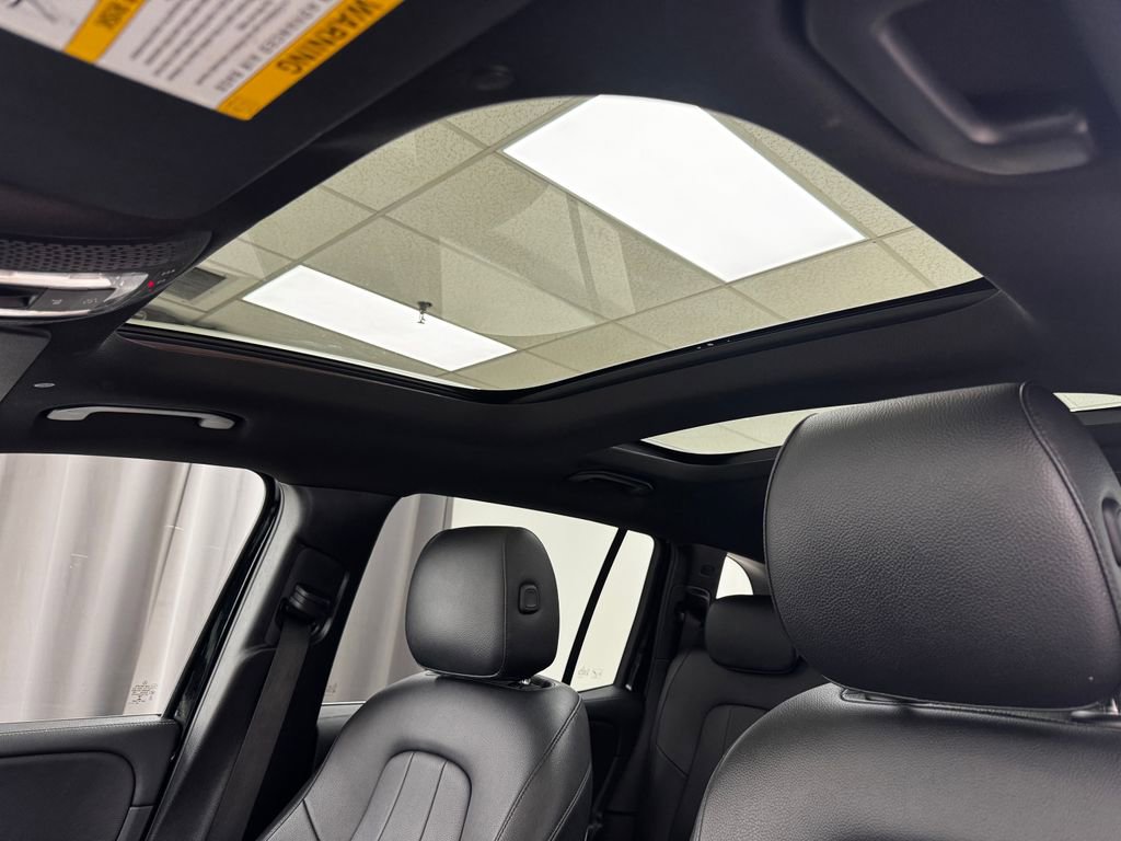 Used 2022 Mercedes-Benz GLB 250 GLB 250 w/ Premium Package Lite image 26