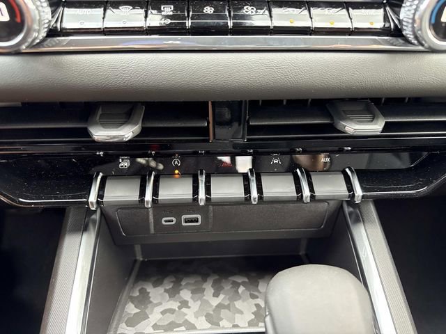 New 2026 GMC Canyon Elevation w/ Convenience Package image 22