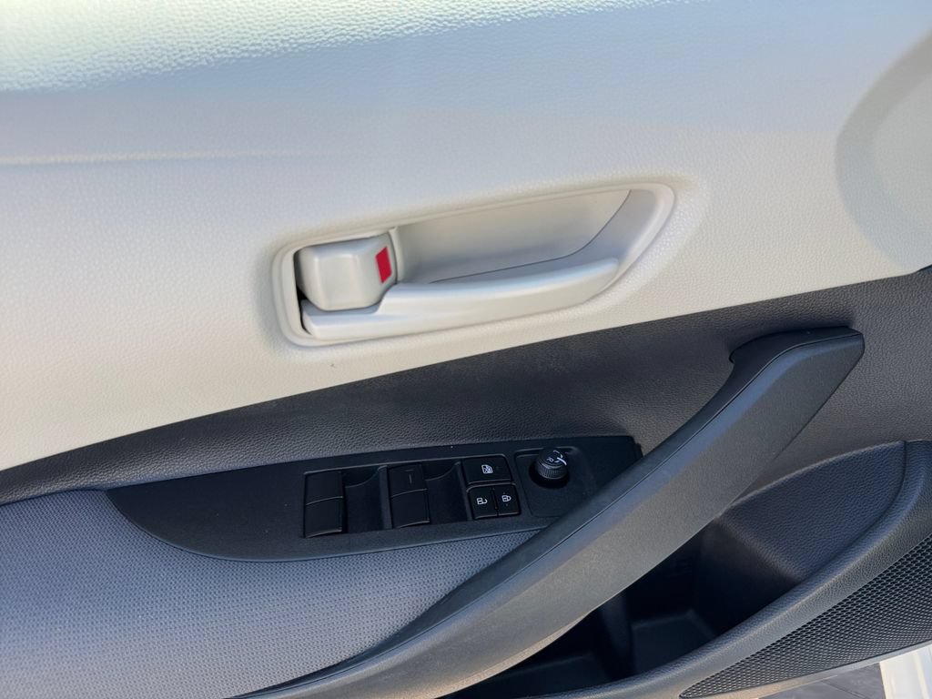 Used 2025 Toyota Corolla LE FWD image 22