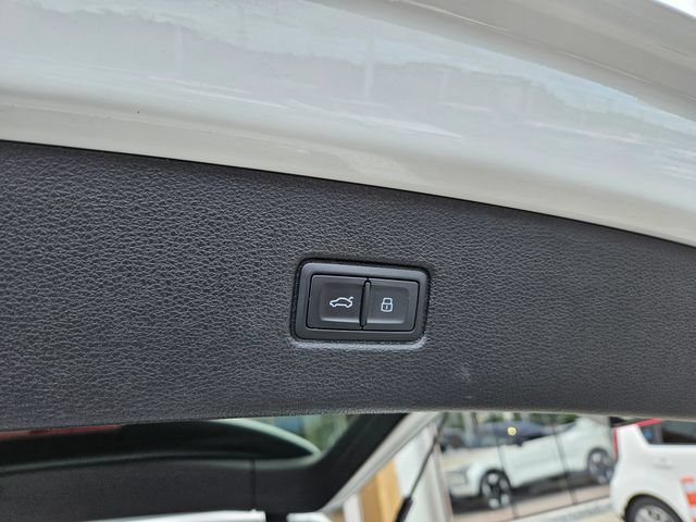 Used 2018 Audi Q7 3.0T Prestige w/ Prestige Package AWD/4WD image 12