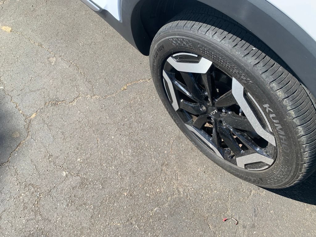 Certified 2024 Kia Telluride S w/ S Sunroof Package FWD image 9