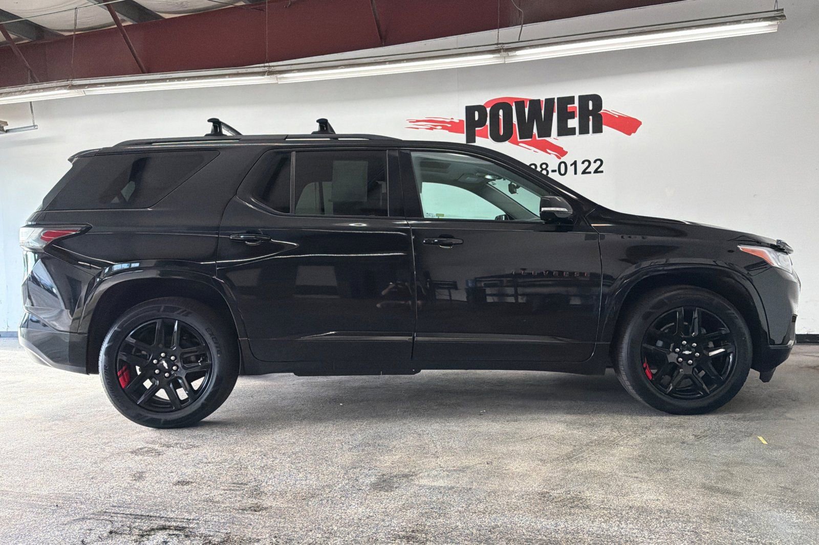 Used 2020 Chevrolet Traverse Premier w/ Redline Edition image 2