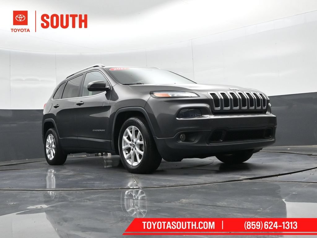 Used 2017 Jeep Cherokee Latitude w/ Comfort & Sound Group FWD image 35