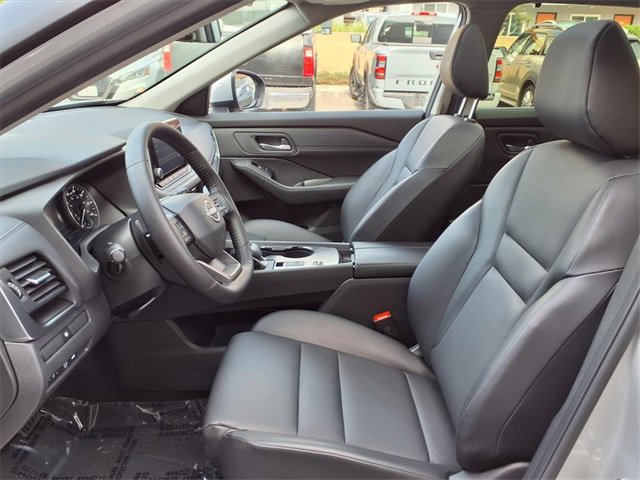 Certified 2025 Nissan Rogue SV w/ SV Premium Package image 16