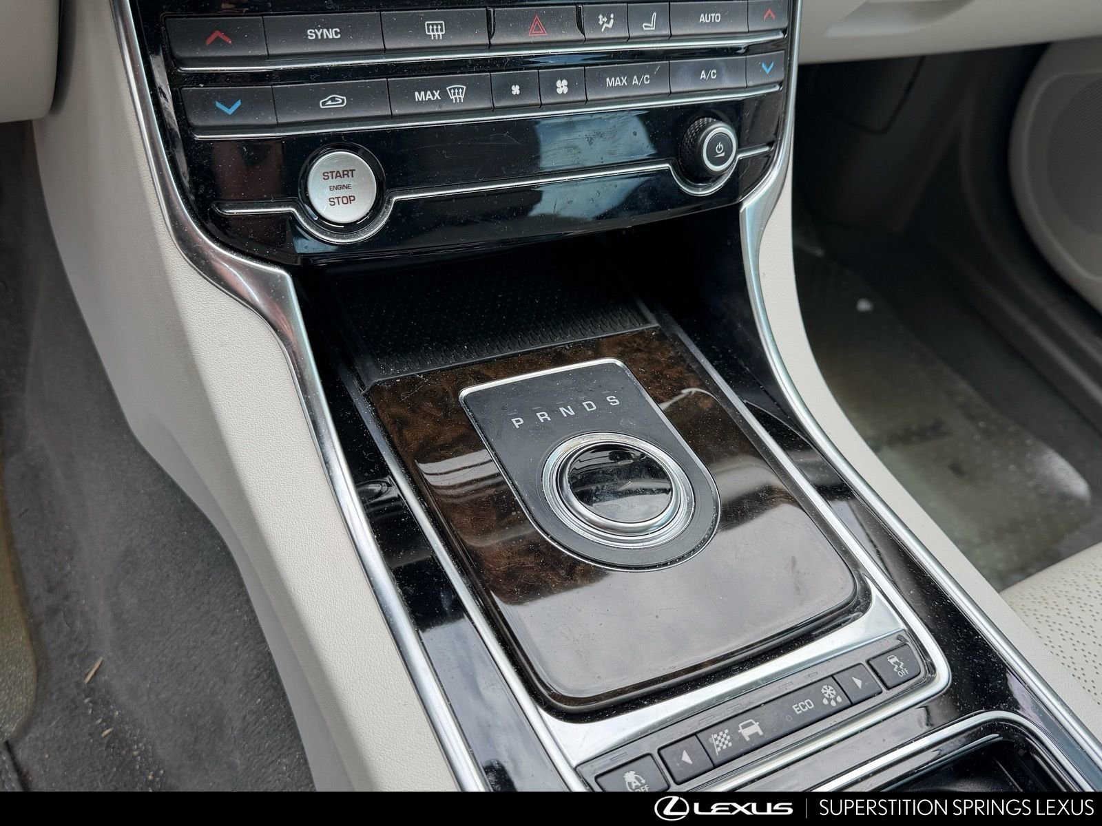 Used 2020 Jaguar XF Prestige RWD image 10