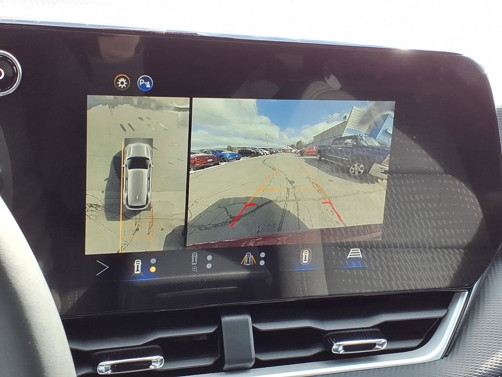 New 2026 Chevrolet Equinox LT w/ Safety and Technology Package image 21