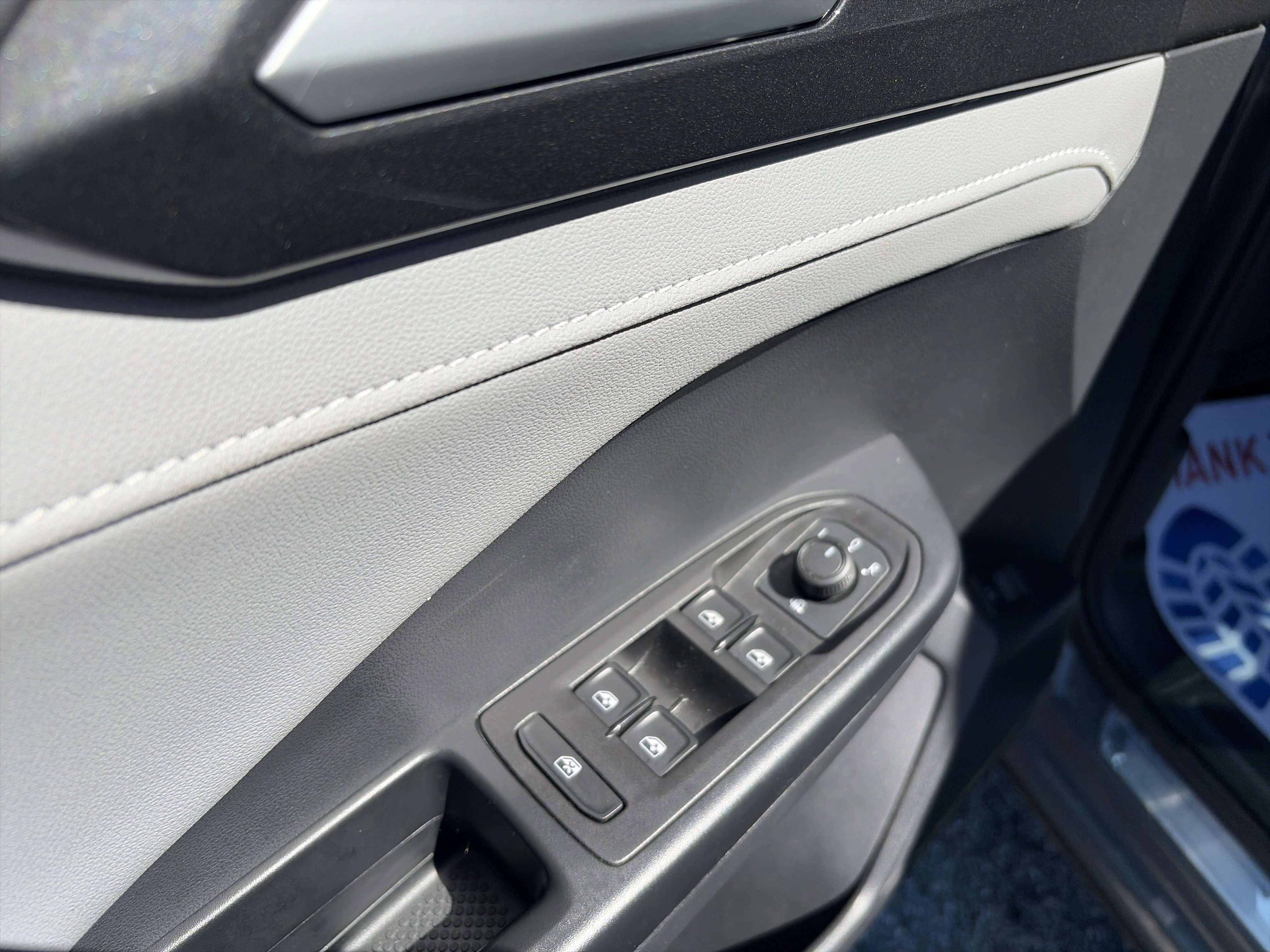 Used 2023 Volkswagen Taos SEL image 23