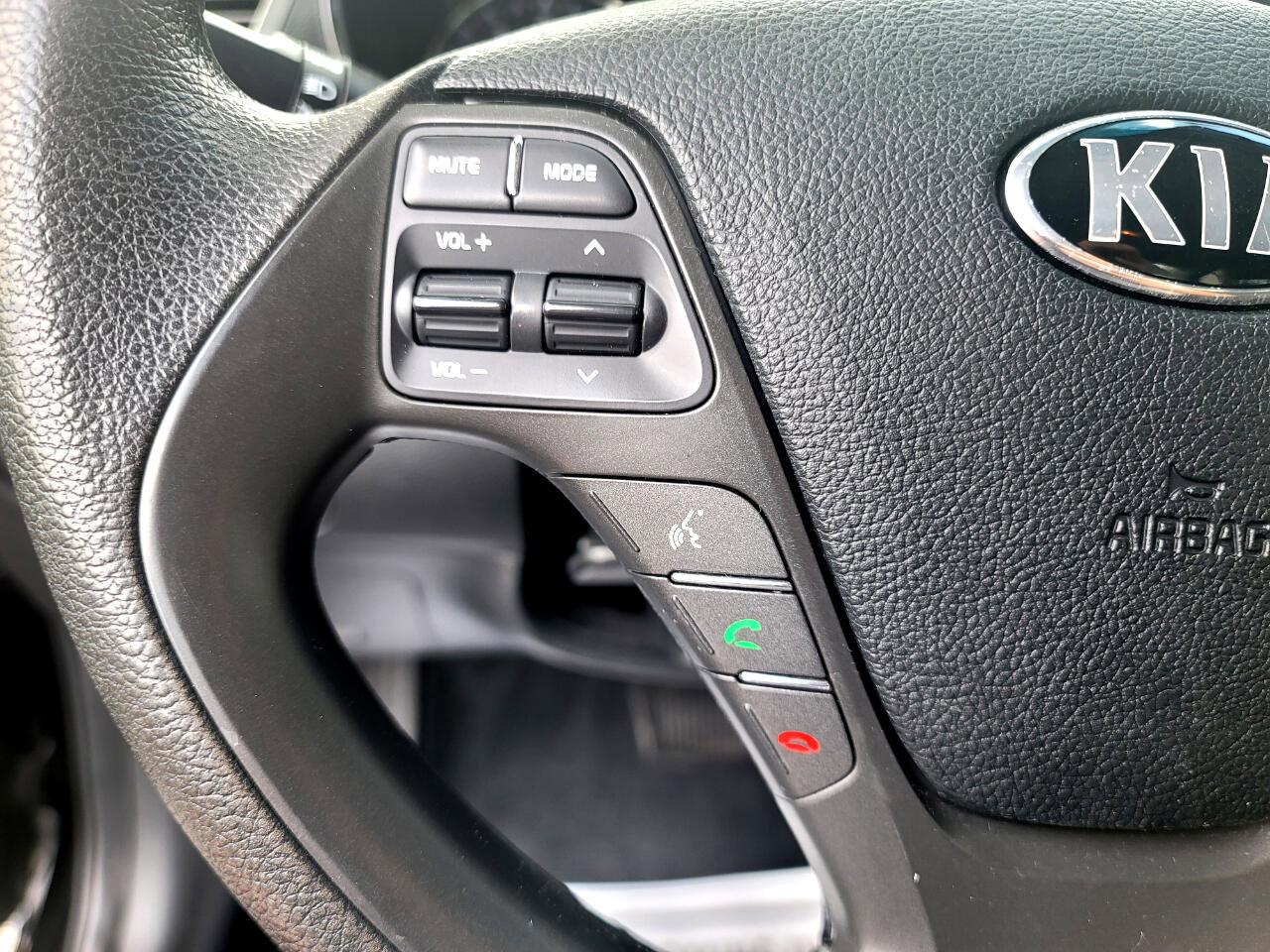 Used 2018 Kia Forte LX w/ LX Rear Camera Package image 14