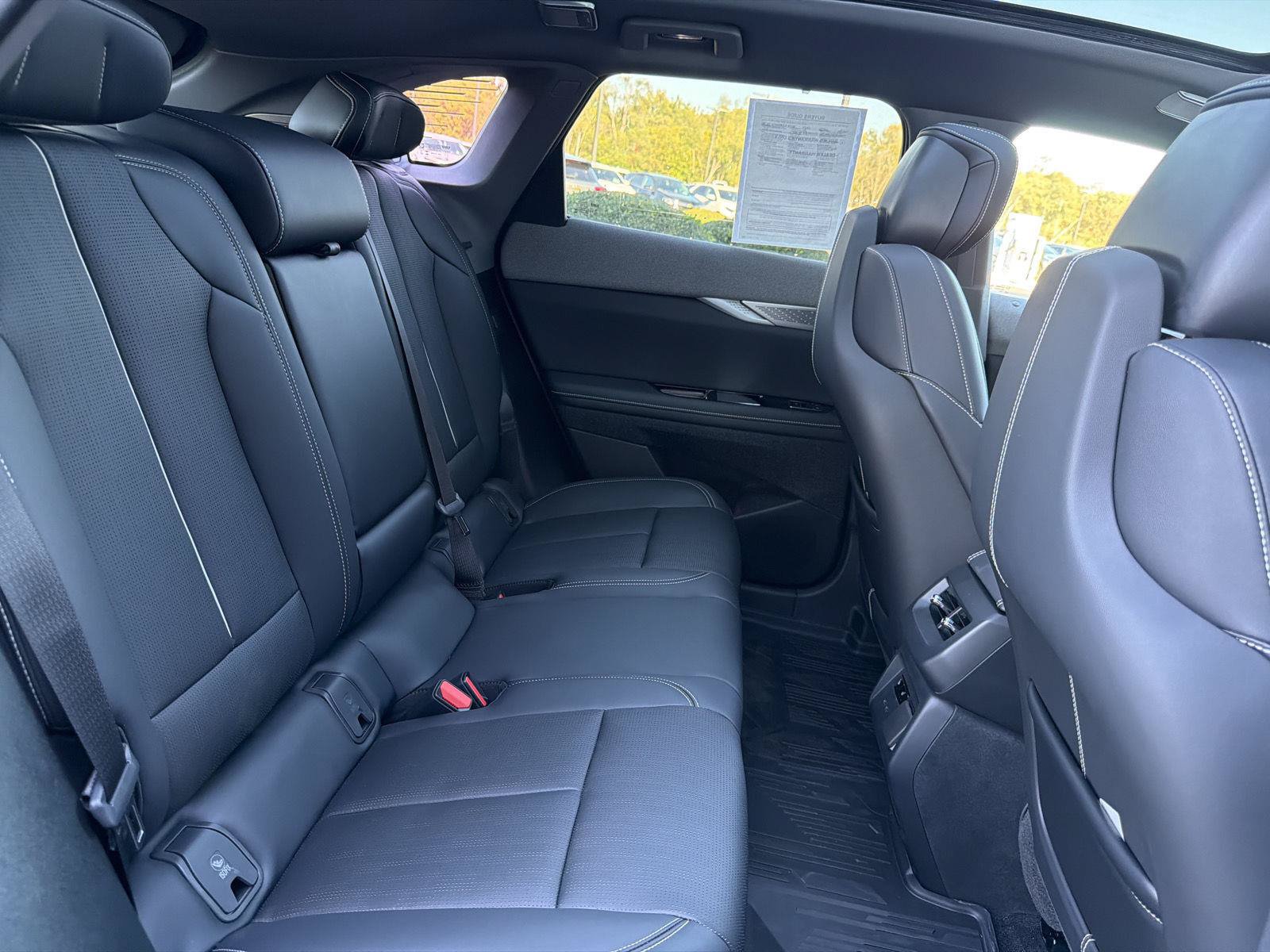 Used 2026 Cadillac Optiq Sport 2 w/ LPO, Floor Liner Package AWD/4WD image 37