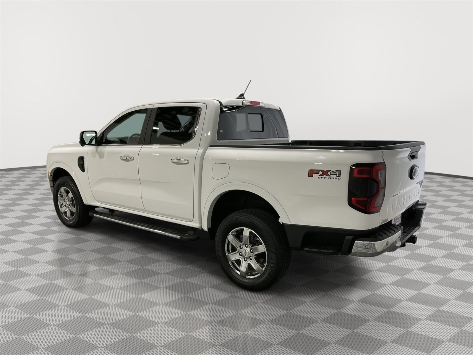 Used 2024 Ford Ranger Lariat w/ FX4 Off-Road Package image 6