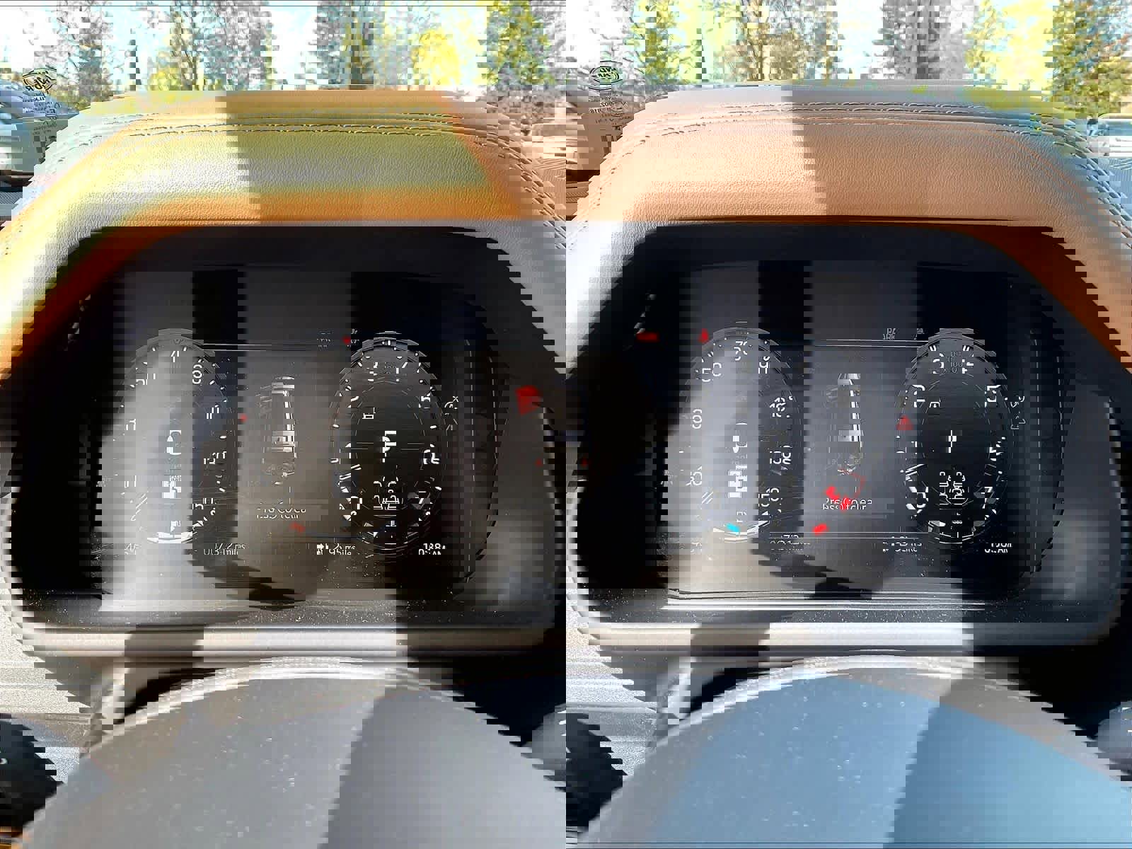 Used 2025 Land Rover Defender 130 X-Dynamic SE image 21