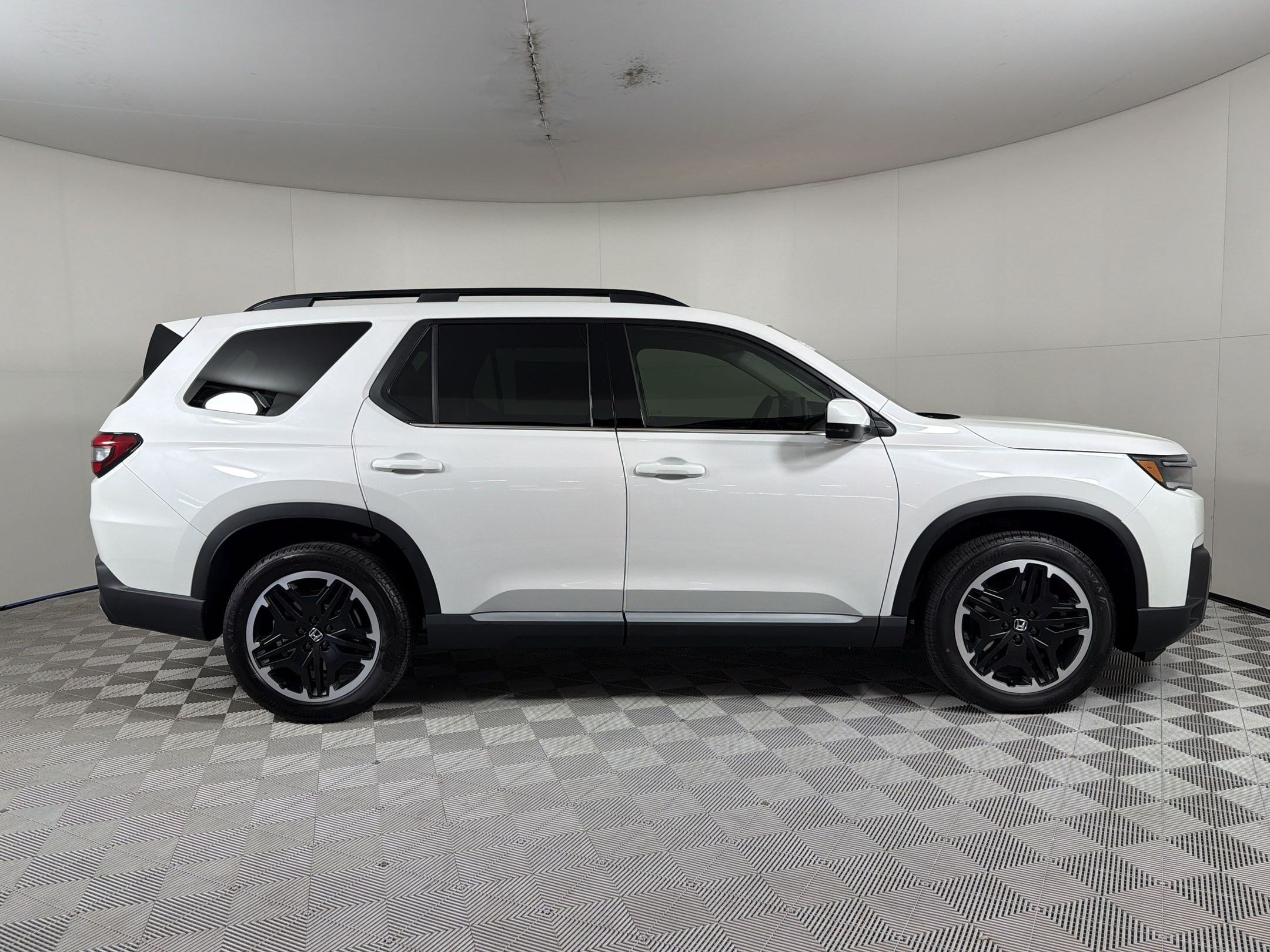 New 2026 Honda Pilot Touring image 8