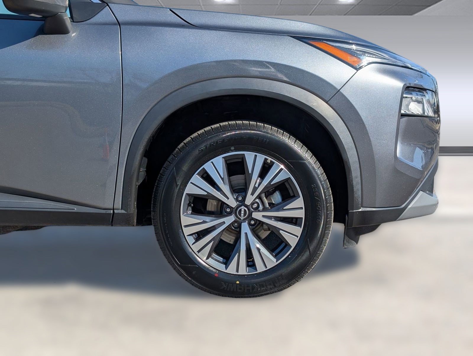 Used 2023 Nissan Rogue SV image 12