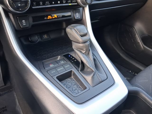 Used 2024 Toyota RAV4 XLE FWD image 21