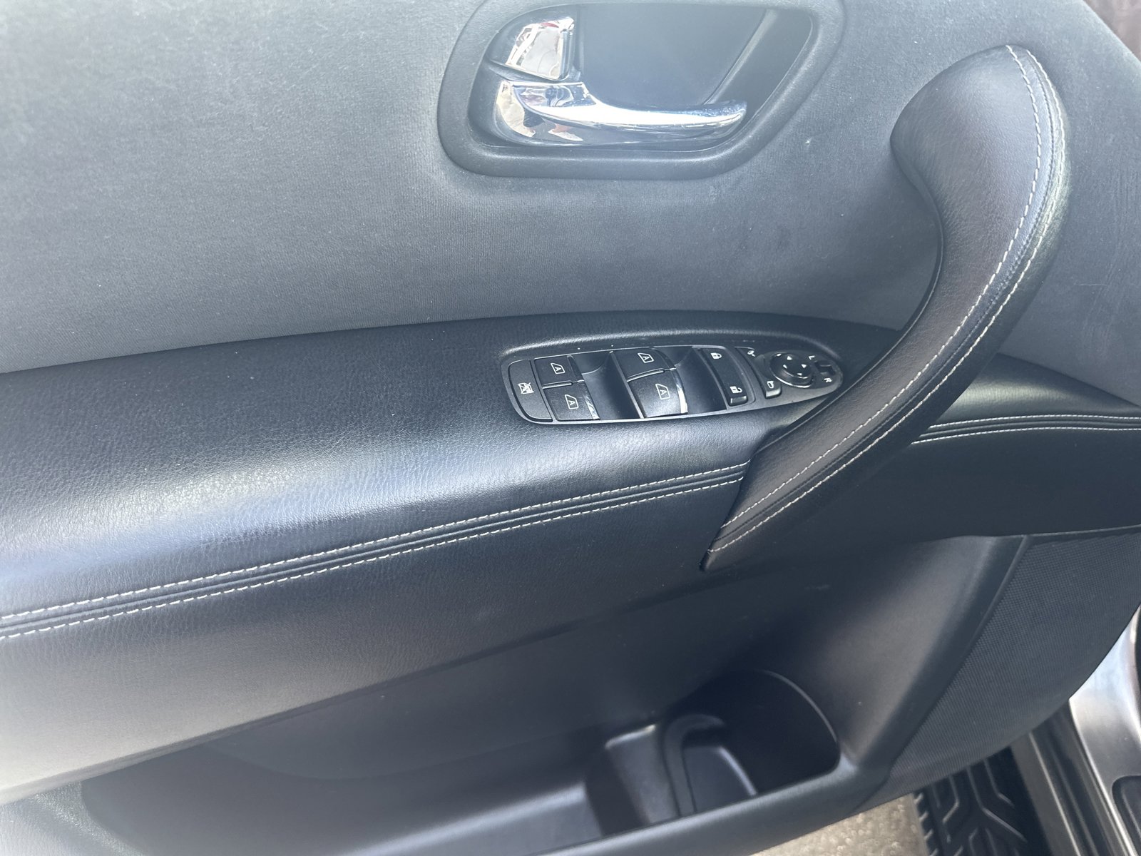 Used 2020 Nissan Armada SV w/ Driver Package RWD image 9