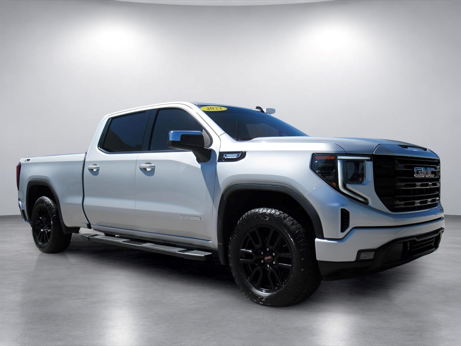 Used 2022 GMC Sierra 1500 Elevation w/ Preferred Package AWD/4WD image 1