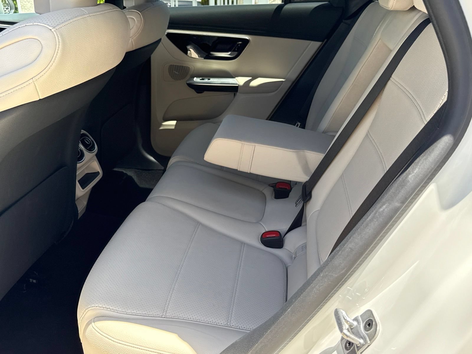 Used 2023 Mercedes-Benz GLC 300 image 43