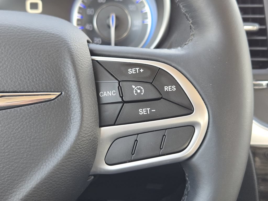 Used 2017 Chrysler 300 Limited RWD image 24