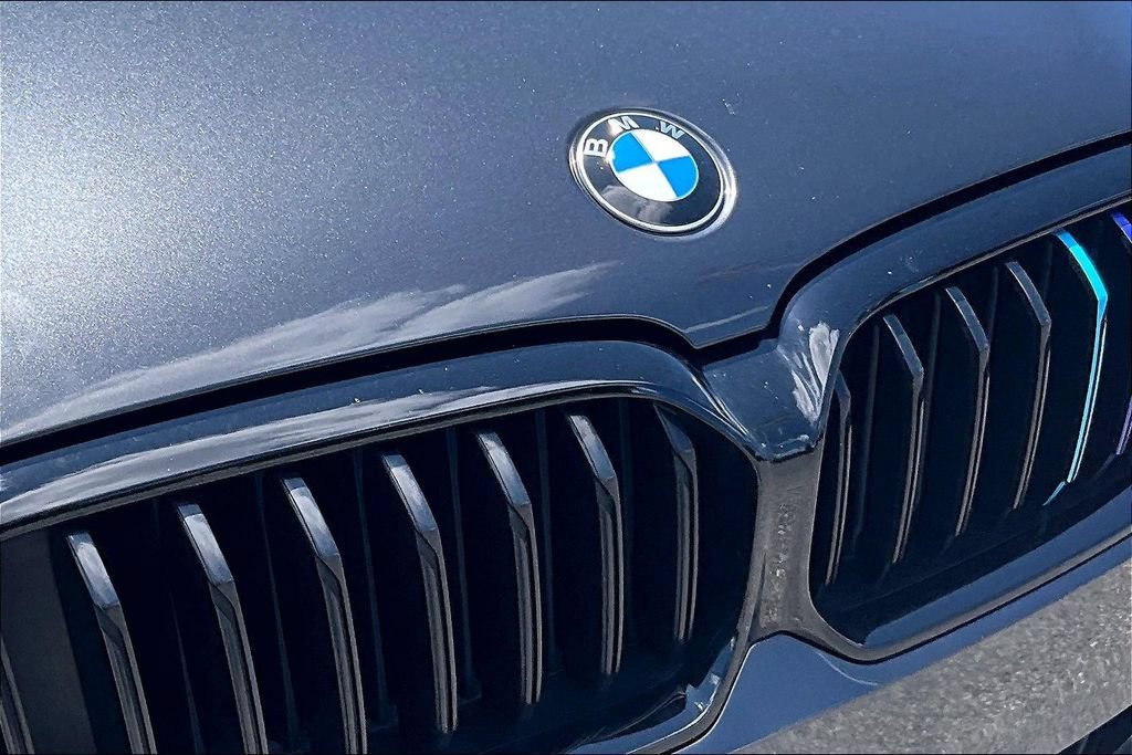 Used 2022 BMW M550i xDrive AWD/4WD image 33