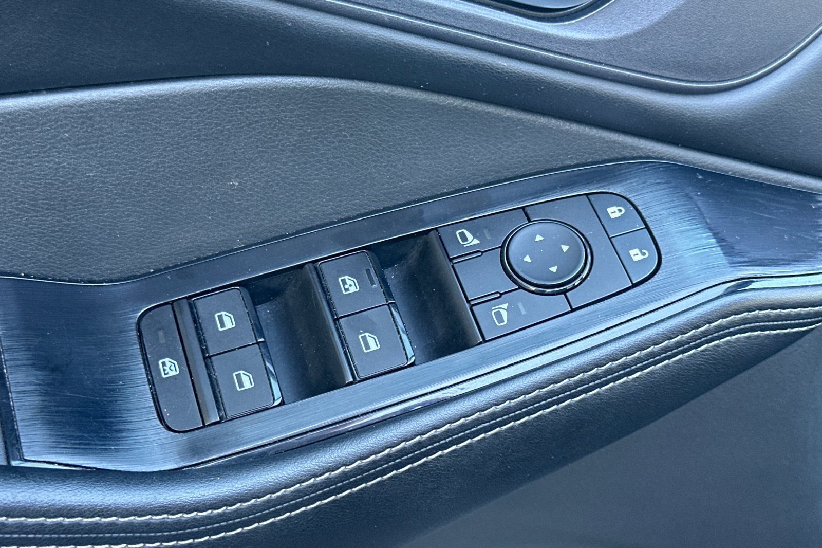 Certified 2024 Nissan Rogue SV AWD/4WD image 13