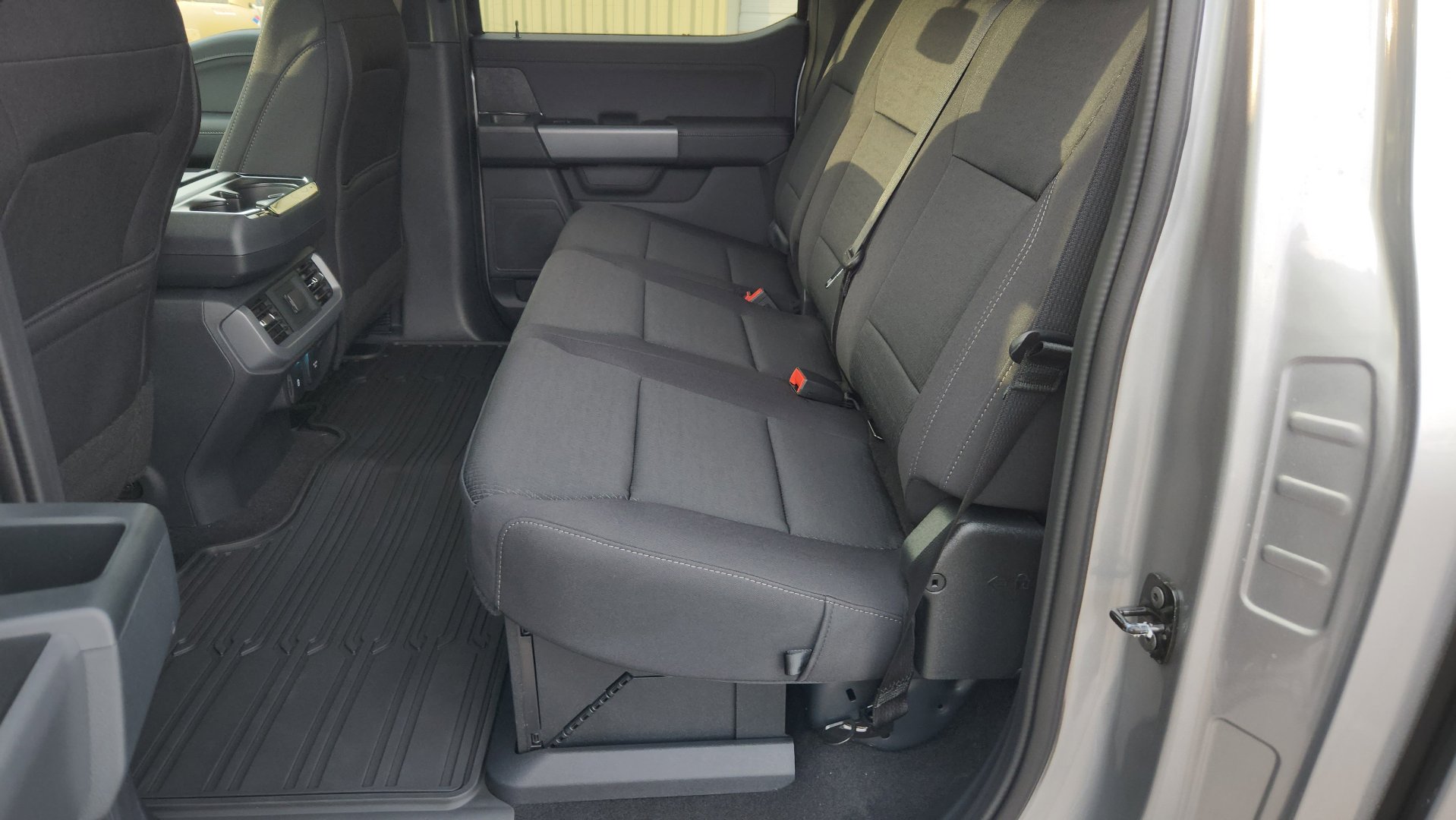 New 2025 Ford F150 XLT w/ Equipment Group 302A MID image 24