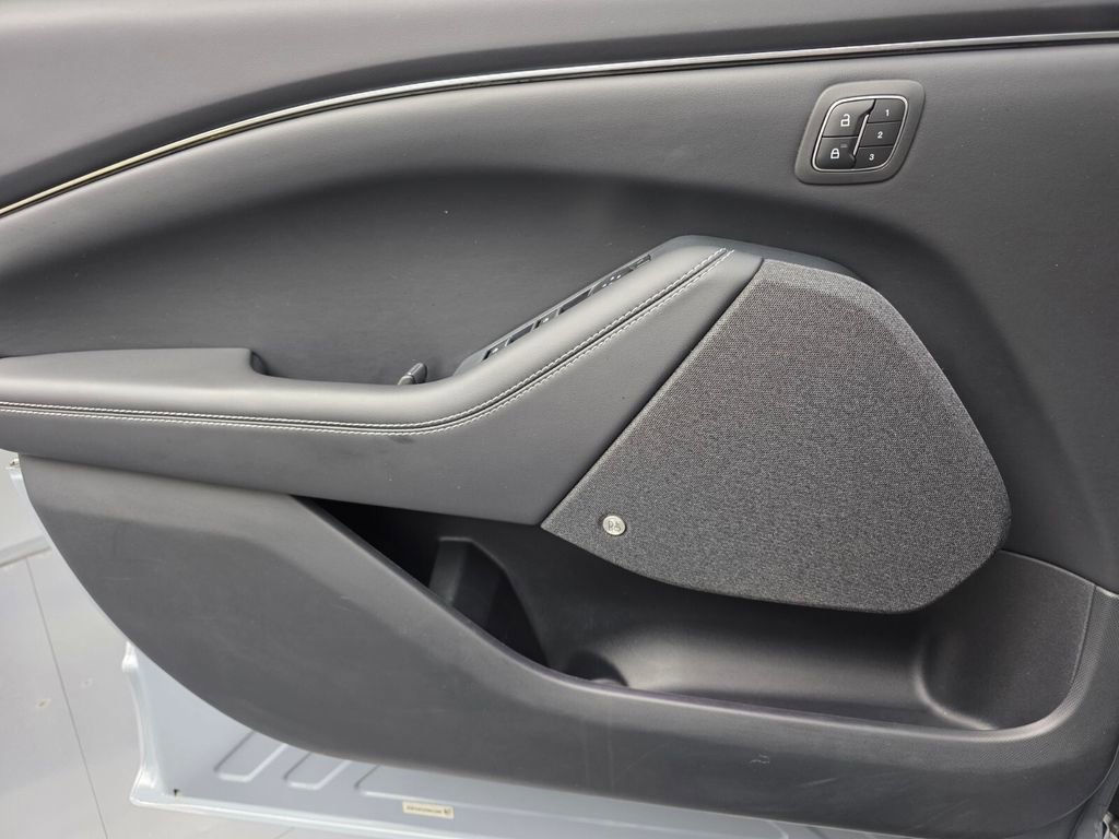 Used 2024 Ford Mustang Mach-E Premium image 27