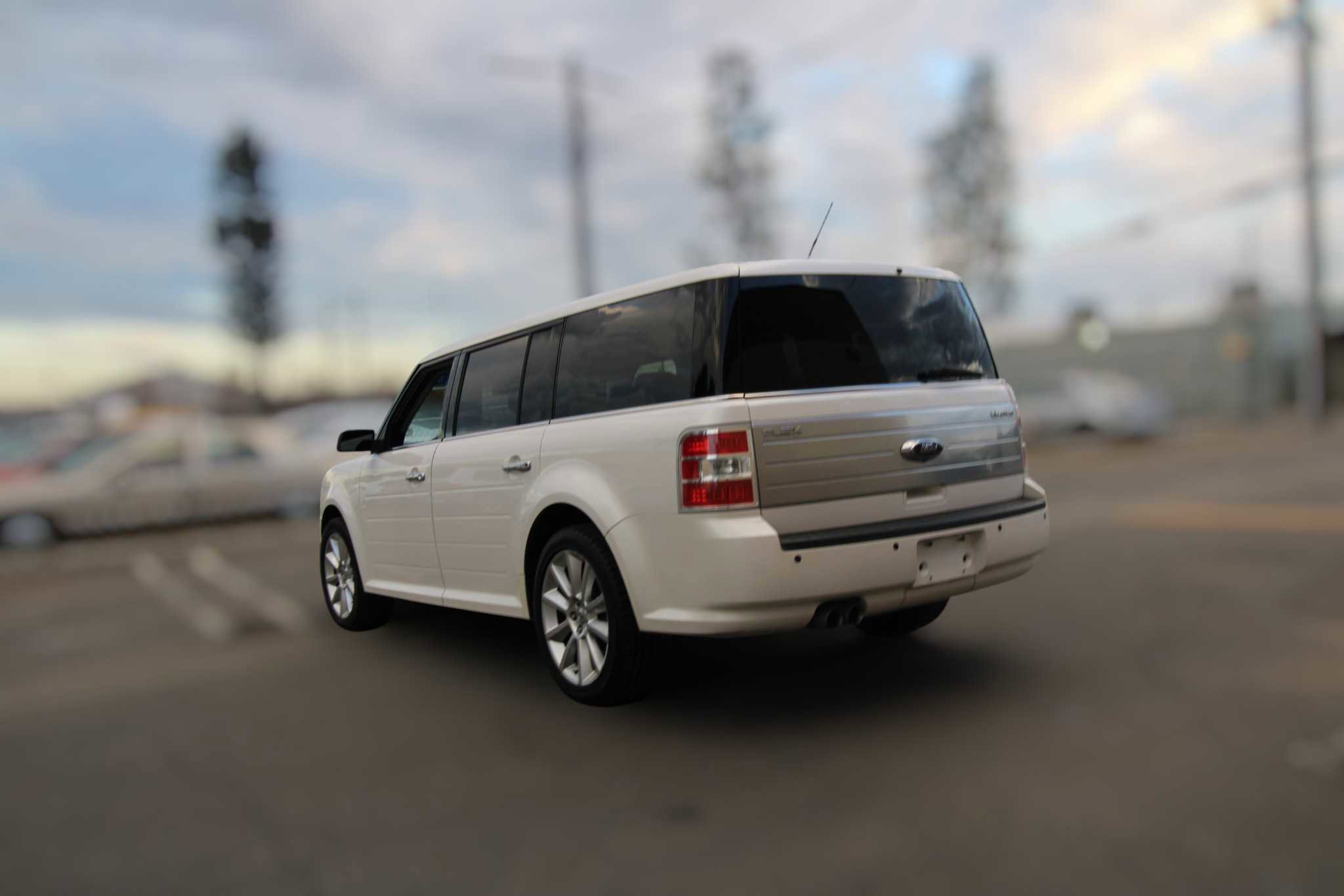 Used 2010 Ford Flex Limited image 4