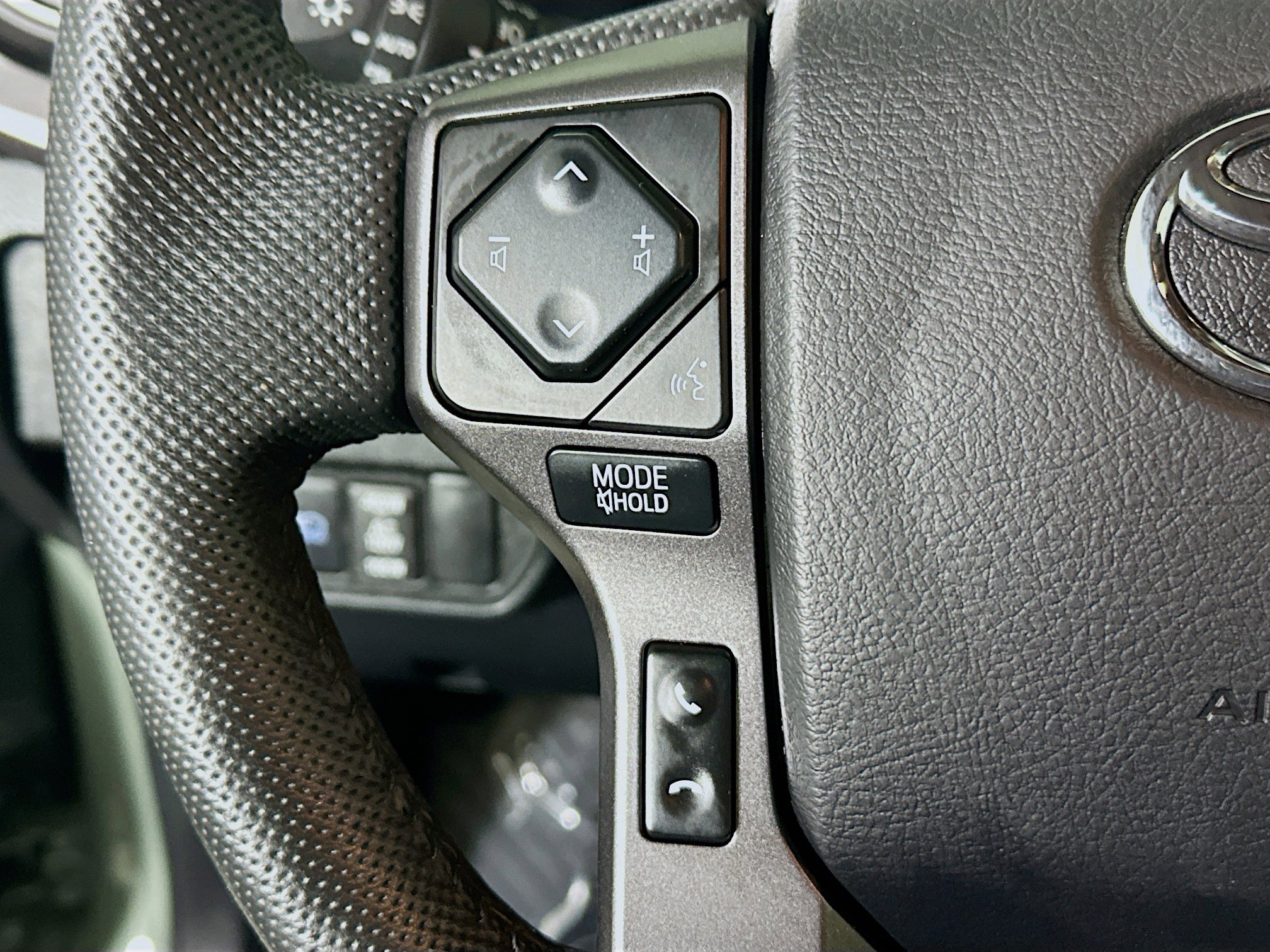 Used 2022 Toyota Tacoma TRD Sport w/ TRD Premium Sport Package AWD/4WD image 16
