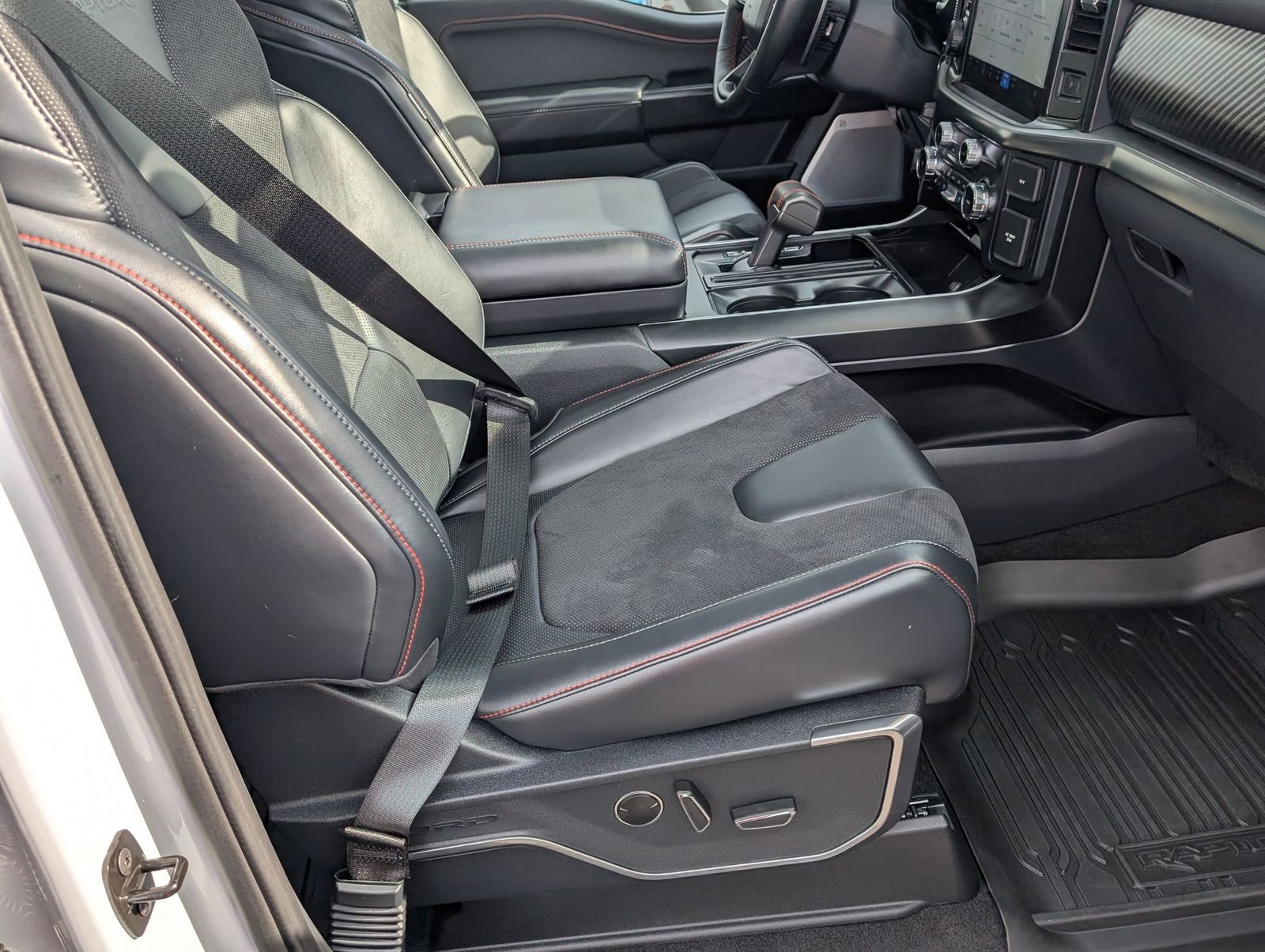 Used 2025 Ford F150 Raptor image 26