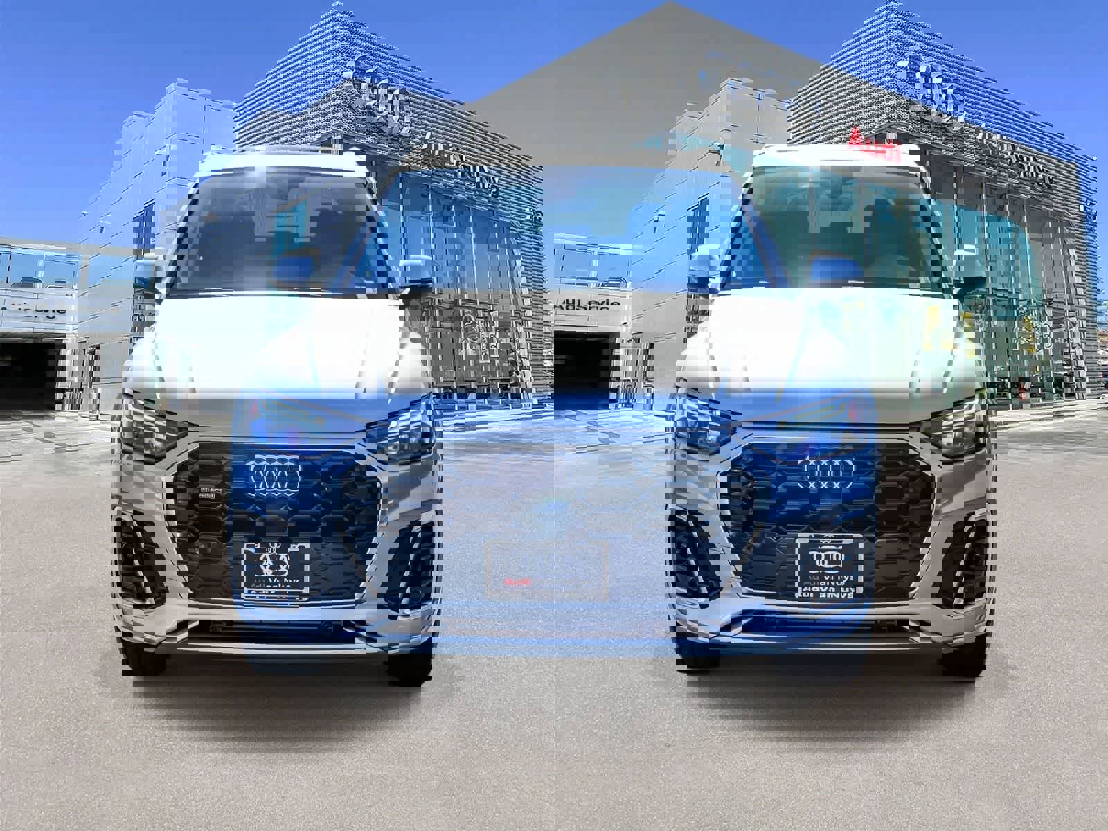 Used 2023 Audi Q5 2.0T Premium w/ Convenience Package image 6