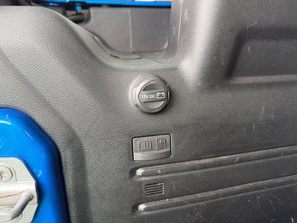 Used 2021 Jeep Wrangler Unlimited Rubicon 4xe w/ Cold Weather Group AWD/4WD image 40