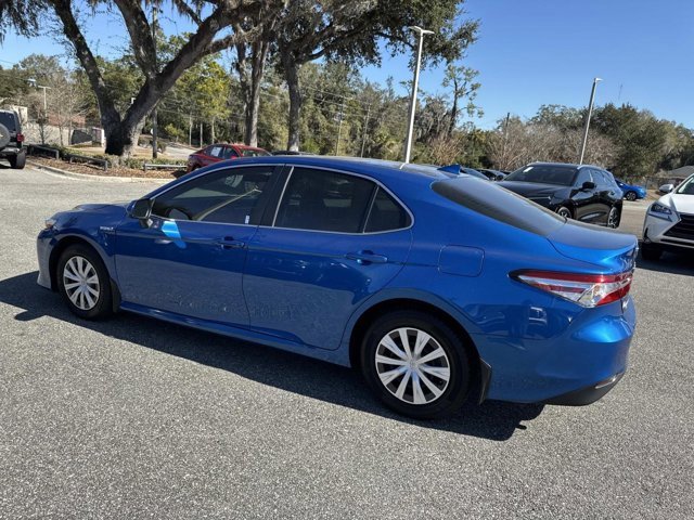 Used 2020 Toyota Camry LE image 4