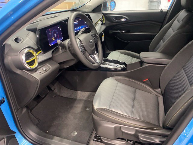 New 2026 Chevrolet Trax LT w/ Midnight Edition FWD image 23