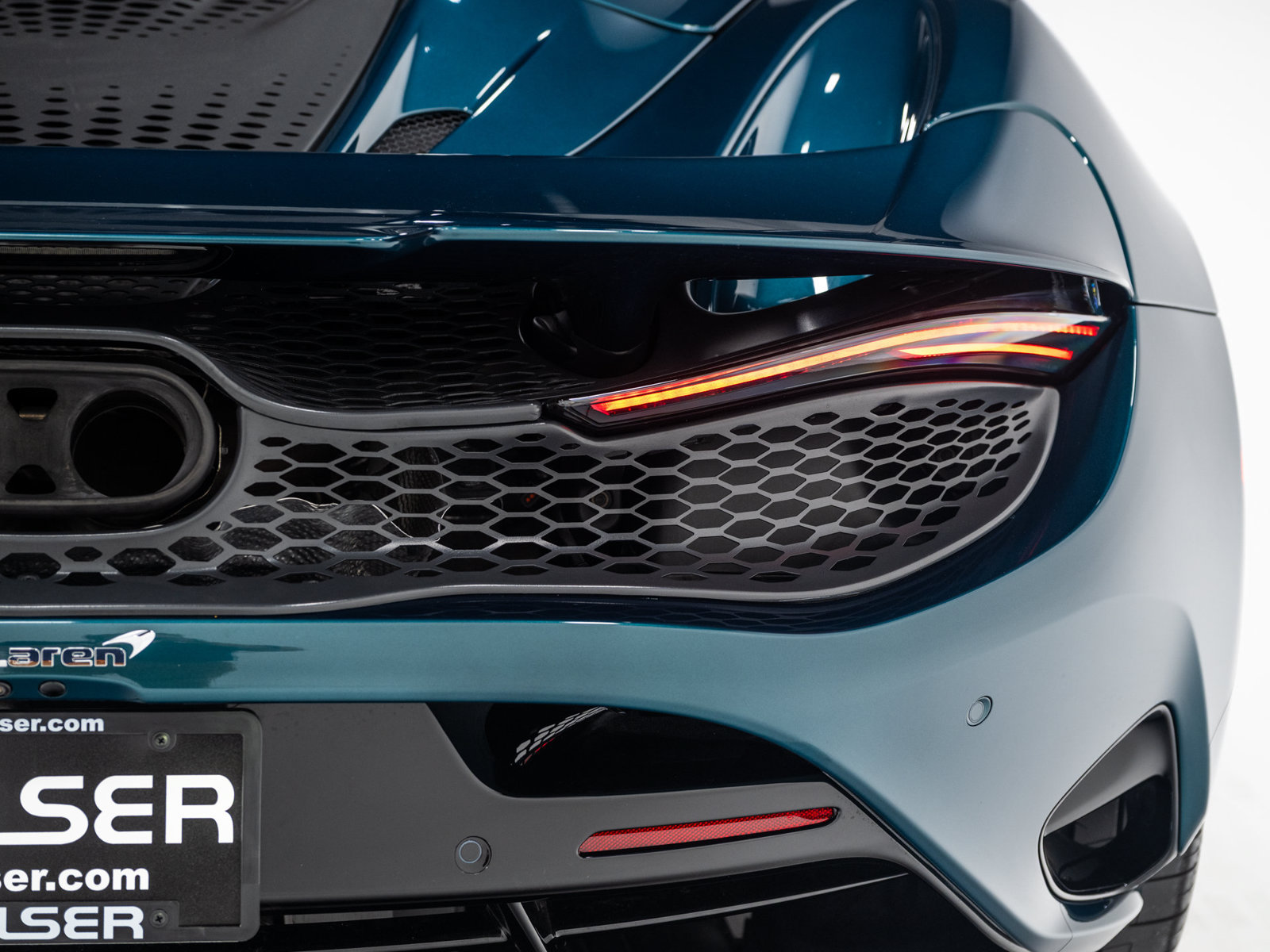 Used 2024 McLaren 750S Spider RWD image 26