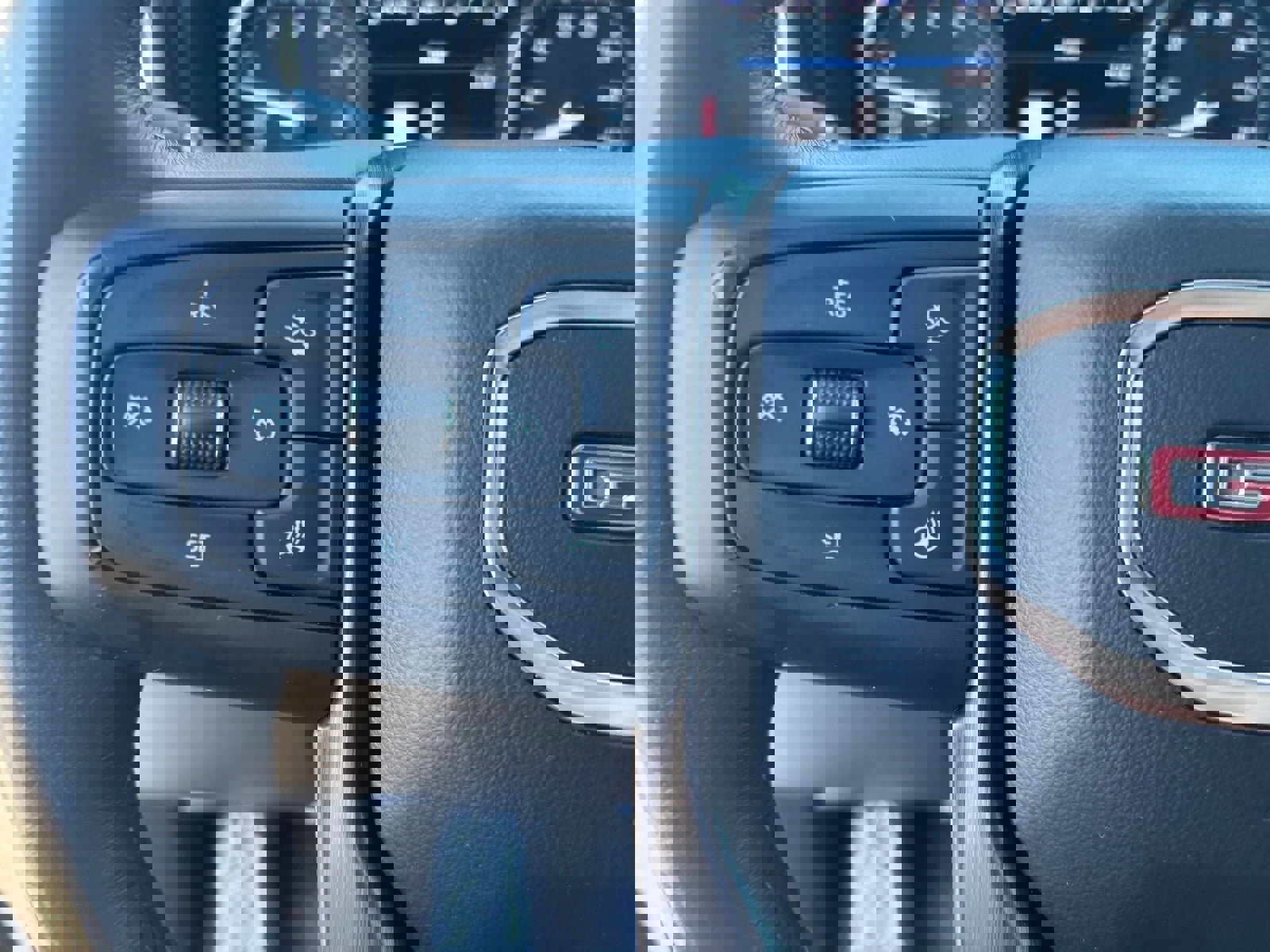 Used 2020 GMC Sierra 1500 AT4 w/ Technology Package image 26