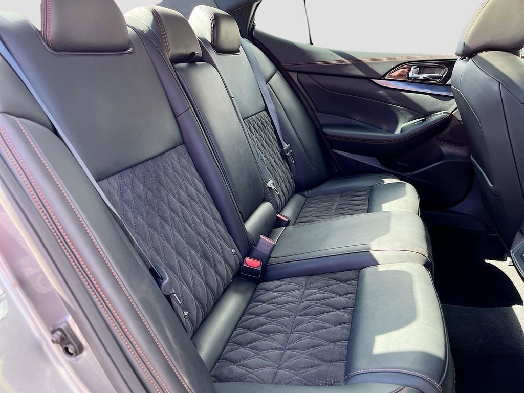 Used 2023 Nissan Maxima SR w/ Sport Mat Group image 30