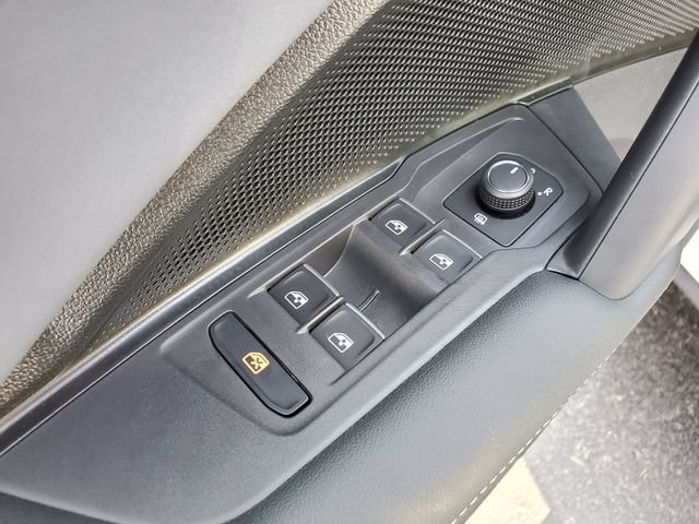 New 2026 Volkswagen Tiguan SE R-Line AWD/4WD image 16