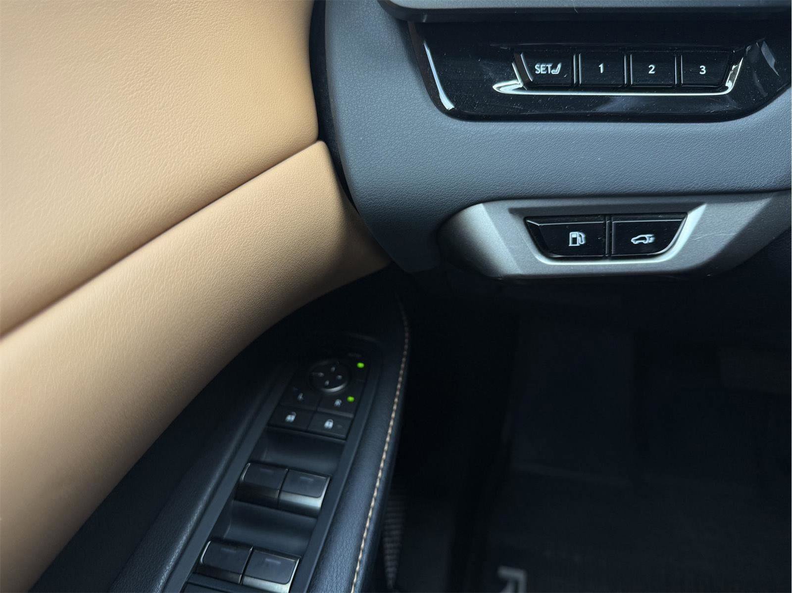 Certified 2025 Lexus RX 350h AWD/4WD image 16