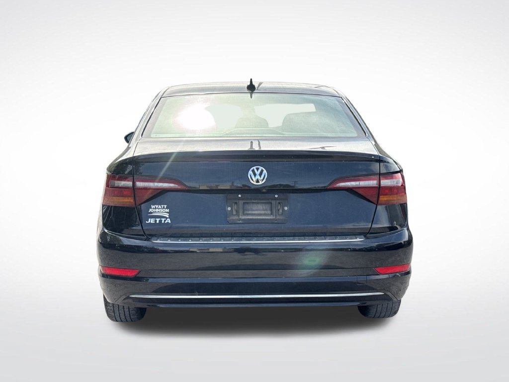 Used 2019 Volkswagen Jetta SEL w/ Cold Weather Package FWD image 4